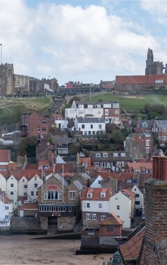 Riviera Guesthouse (Whitby, United Kingdom)