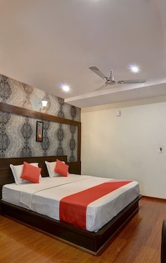 Hotelli OYO 22861 Hotel Samanvi International (Belur, Intia)