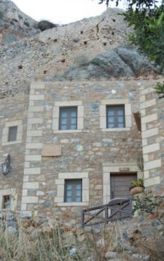 Hotelli Izambo Guest Houses (Monemvasia, Kreikka)