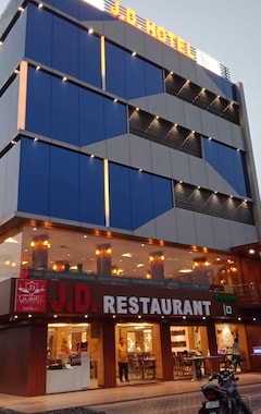 J D The Business Luxury Hotel, Surat (Surat, Indien)