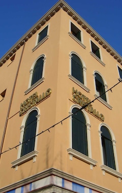Hotelli Hotel Cristallo (Lido di Venezia, Italia)