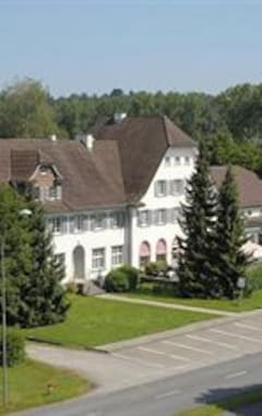 Hotelli Hotel & Gasthaus Die Perle (Perlen, Sveitsi)