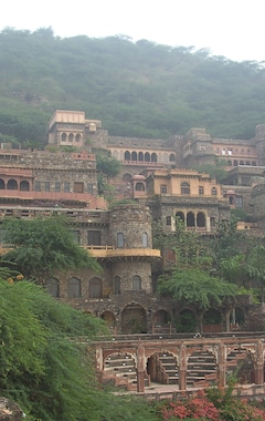 Hotel Neemrana Fort-Palace (Neemrana, India)
