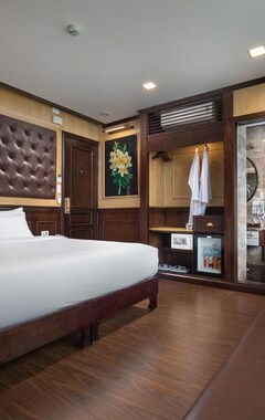 Hotel Azalea Cruise (Hong Gai, Vietnam)