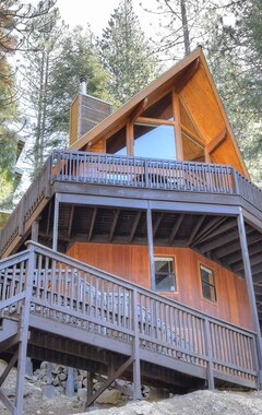 Hotel Treetops Cabin (Yosemite National Park, USA)
