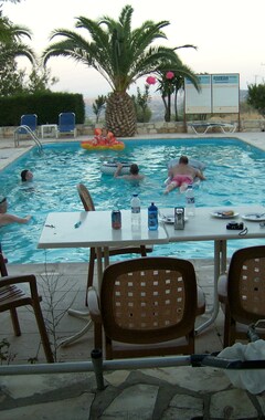 Huoneistohotelli Rantzo Holiday Apartments (Pissouri, Kypros)