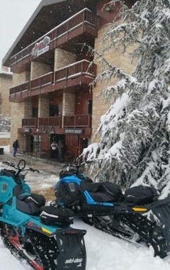 Hotel Planet Suites (Kfardebian, Libanon)
