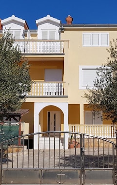 Casa/apartamento entero Apartments 5796 Zadar, Vrsi - Mulo (Vrsi, Croacia)