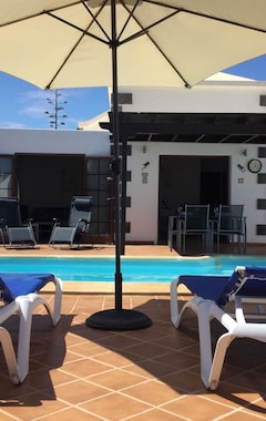 Hotel Casa Del Mar, Parque Del Rey, Beautiful Villa, Private Heated Pool, Wi-fi, Iptv (Playa Blanca, España)