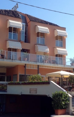 Hotel Astoria (Torri del Benaco, Italia)