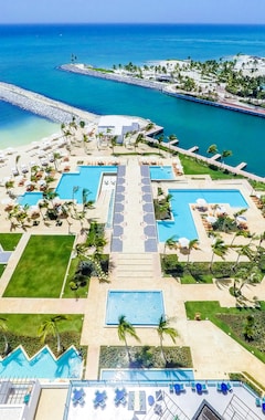 Resort TRS Cap Cana Waterfront & Marina Hotel (Playa Bávaro, República Dominicana)