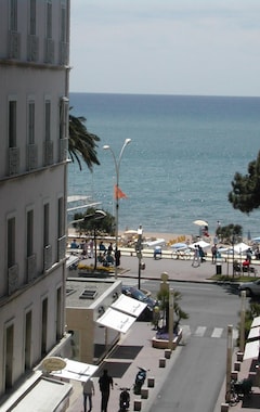 Azurene Royal hotel (Cannes, Frankrig)