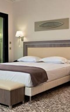 Hotel Villa Azur (Villeneuve-Loubet, Francia)