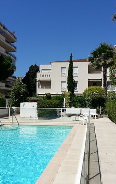 Hele huset/lejligheden Cannes Apt 4/5 Pers, Piscine, Jardin, Terrasse, Wifi, Parking, 5mn Croisette (Cannes, Frankrig)