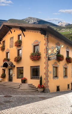 Hotelli Cavallino d'Oro (Kastelruth, Italia)