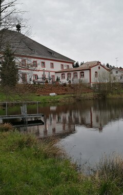 Seehotel Bierhütte (Hohenau, Alemania)