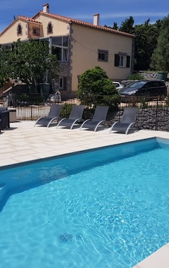 Koko talo/asunto Cottage 4 people with swimming pool (Opoul-Périllos, Ranska)