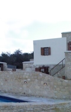 Koko talo/asunto Elpida's Stone Houses (Goudi, Kypros)