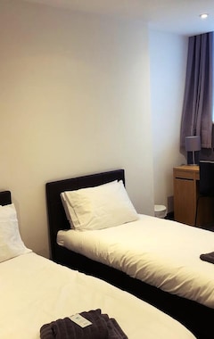Snooze Hotel (Corby, United Kingdom)