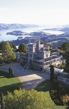 Hotel Larnach Lodge & Stable Stay (Dunedin, New Zealand)