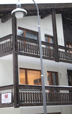 Hotelli Central & Elegant Apartments,Partially With Fireplace, By Zermatt Rental (Zermatt, Sveitsi)