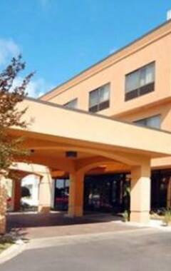 Hotel American Inn & Suites (Waterford, USA)