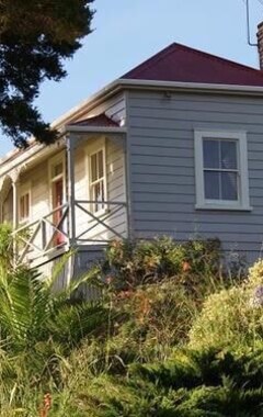 Koko talo/asunto Historic Cottage, Harbour Views In Quaint Village (Kohukohu, Uusi-Seelanti)