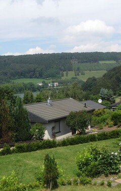 Koko talo/asunto Treat Yourself To Rest And Relax In The Beautiful Sauerland Right On The Lake (Meschede, Saksa)