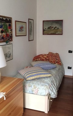 Koko talo/asunto Casa Girasole (Fino Mornasco, Italia)