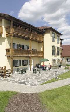 Hotelli Ferienwohnungen Hotel Garni Dorflerwirt (Aflenz-Land, Itävalta)