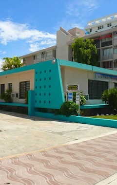 Hotel Borinquen Beach Inn (San Juan, Puerto Rico)