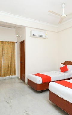 OYO 15101 Hotel Royal Paris (Chennai, Indien)