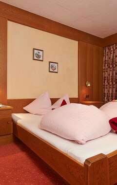 Hotelli Pension Alpenruhe (Soelden, Itävalta)