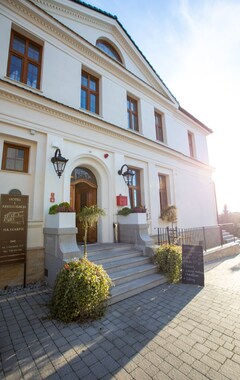 Hotel I Restauracja Na Skarpie (Ząbkowice Śląskie, Polonia)