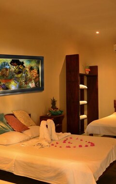 Hotel Claudio & Gloria Beach Front Rooms (Playa Hermosa, Costa Rica)