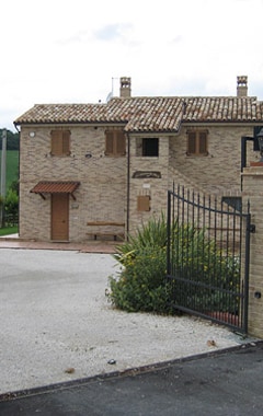 Casa rural Cascina del Poeta (Recanati, Italia)