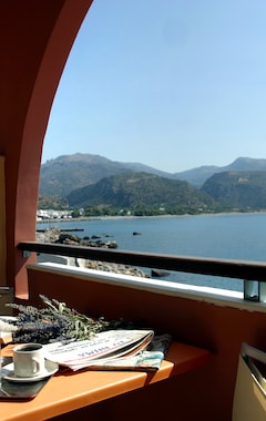 Hotel On the Rocks (Paleochora, Grecia)