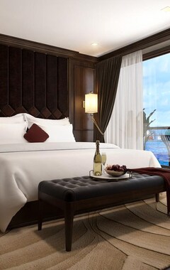 Hotel Mon ChÉri Cruises (Hong Gai, Vietnam)