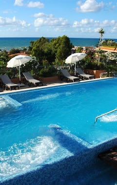 Hotelli Acacia Resort Parco dei Leoni (Campofelice di Roccella, Italia)