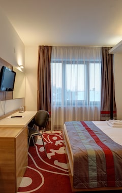 Hotel Ave Lux (Brasov, Romania)