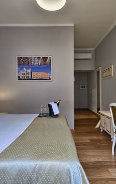 Hotelli Gravina Suite Frattina (Rooma, Italia)