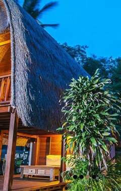 Hotel Sukanusa Luxury Huts (Jungut Batu Beach, Indonesia)