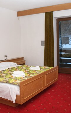 Hotelli Hotel Gisser (Cavedine, Italia)