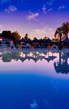 Hotel Camping Resort Les Champs Blancs (Agde, Francia)