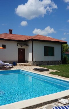 Koko talo/asunto Villa Edem - Beach Bolata Area (Shabla, Bulgaria)