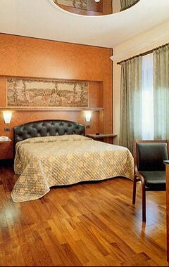Hotel 77 (Tolentino, Italien)