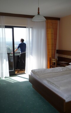 Hotelli Berghof-Vital (St. Peter im Sulmtal, Itävalta)