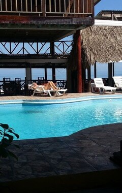 Hotelli La Delphina Bed and Breakfast Bar and Grill (La Ceiba, Honduras)