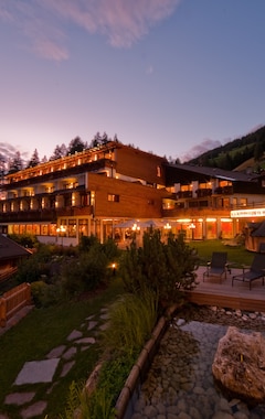 Hotelli Alpenwellnesshotel St. Veit (Sexten, Italia)