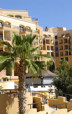 Hotelli Corinthia Hotel St George's Bay (St. Julian's, Malta)